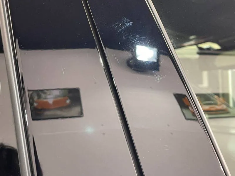 傷つきやすいピラーのキズをメンテナンスで除去