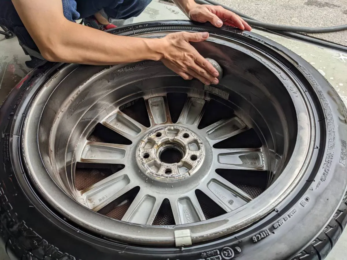 アルミホイールの両面脱着コーティング施工店