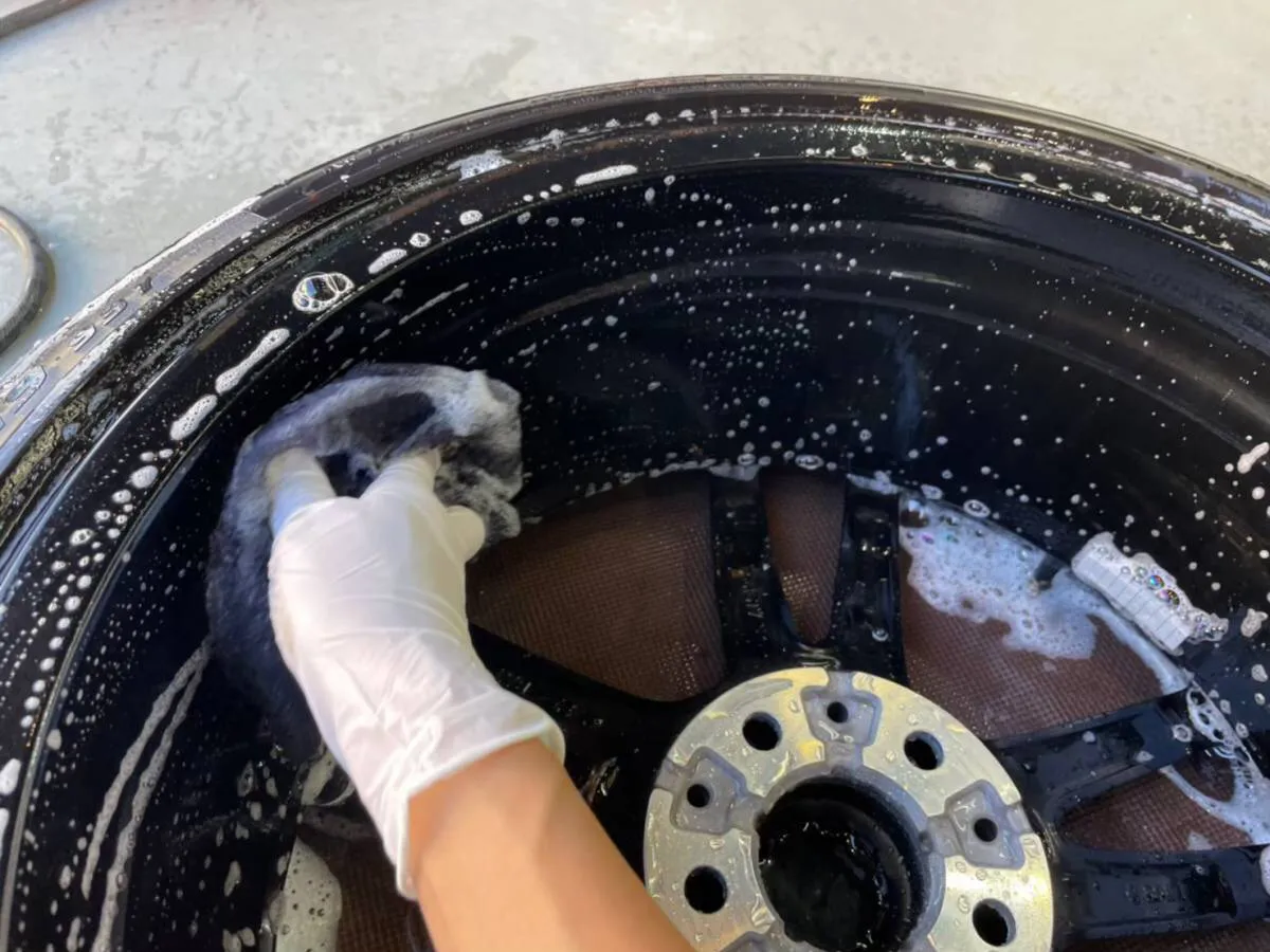 アルミホイールのコーティング前の下地処理とは