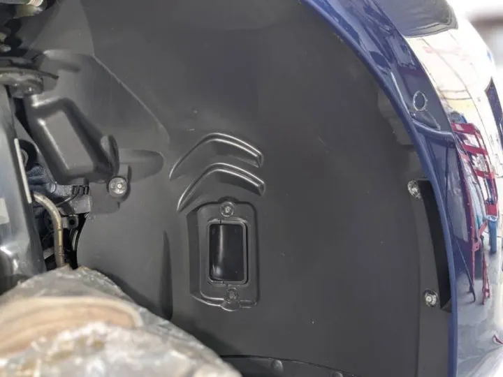 タイヤハウスの無料コーティングができる東京のコーティング専門店