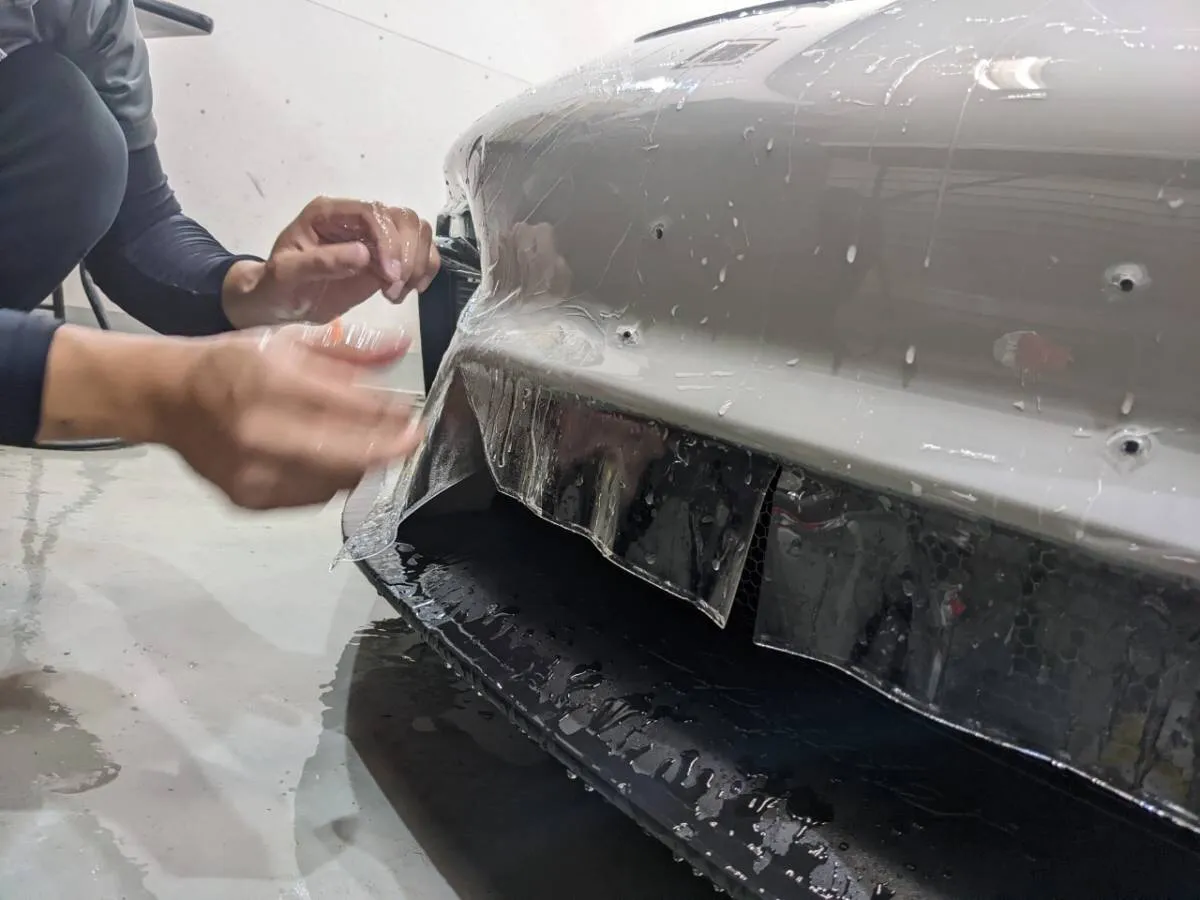 ポルシェ718スパイダーのプロテクションフィルム施工