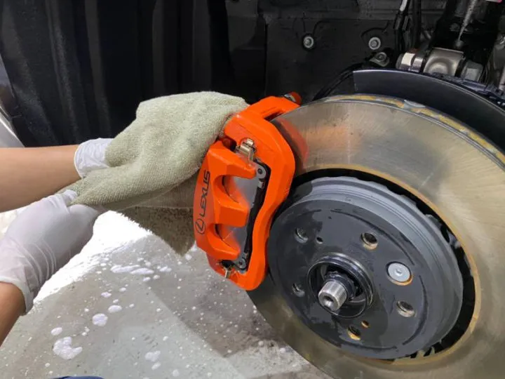 レクサスNX350hのキャリパーコーティング