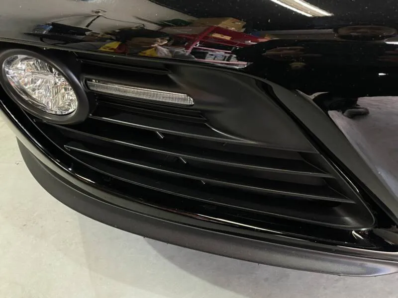 樹脂パーツコーティングの多層塗り