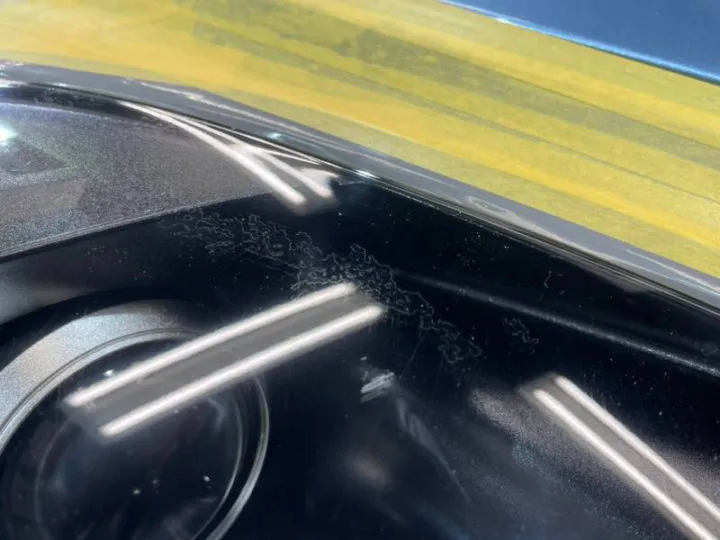 アストンマーチンのヘッドライトプロテクション施工店