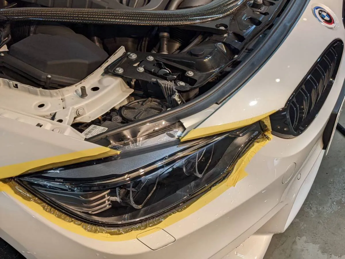 BMWヘッドライトへライトスモークフィルム「DIAMOND SWELL Black Glay (ブラックグレイ)」施工
