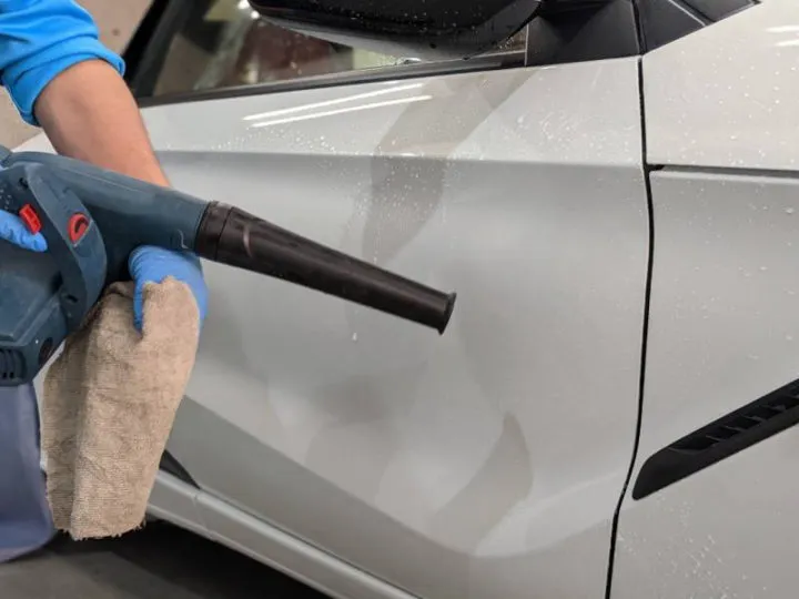 左右のフェンダーのPPF施工