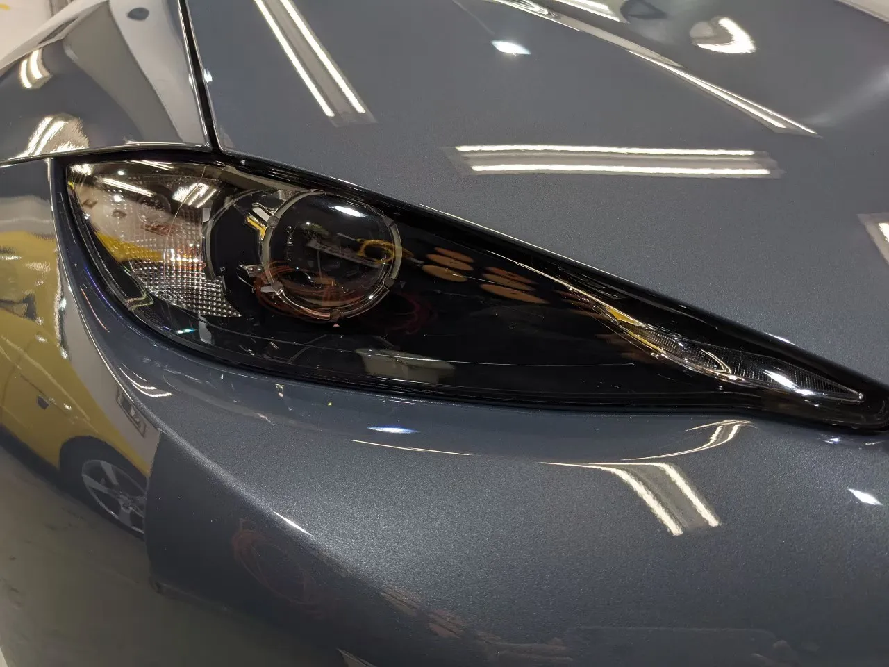 マツダロードスターのヘッドライトプロテクションフィルム施工店