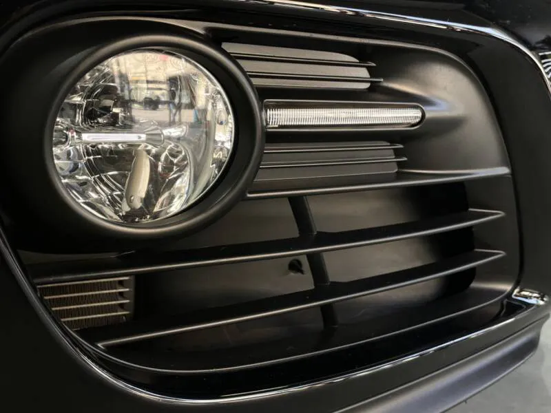 樹脂パーツの再生と黒戻しコーティング