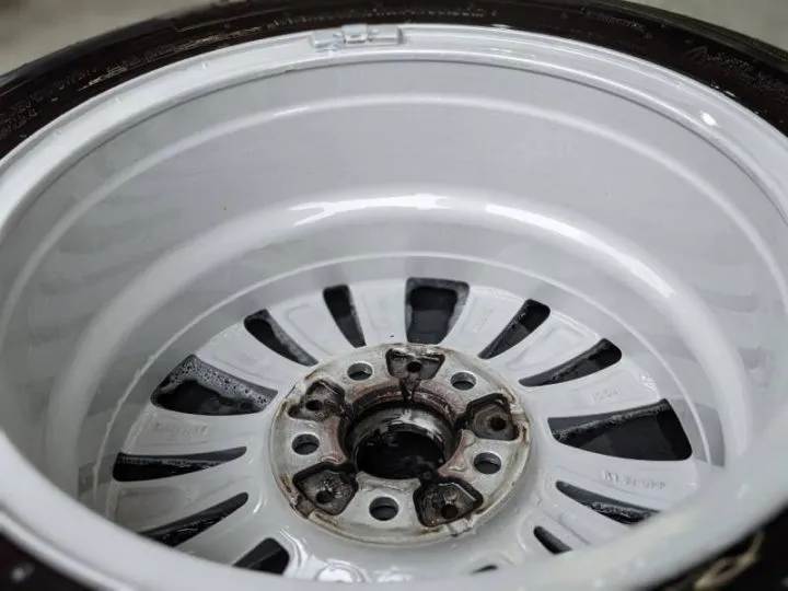 クリーニング後の新品状態のホイール