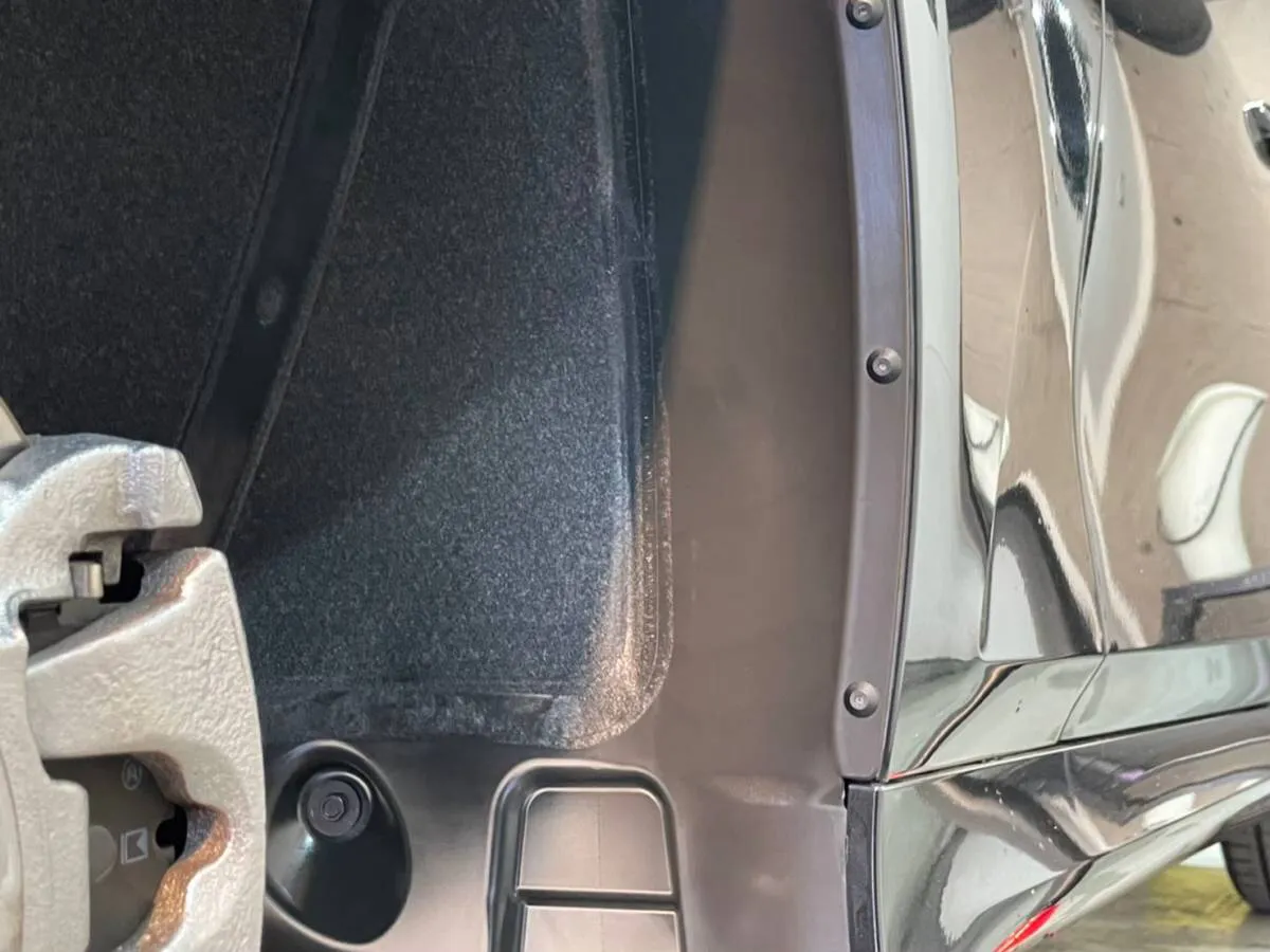 タイヤハウスの樹脂パーツの無料コーティング