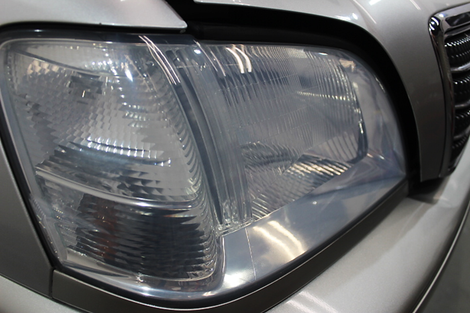 クラウンのヘッドライト磨き後