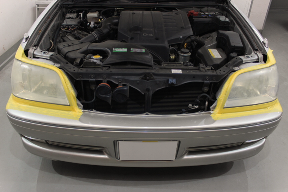 トヨタクラウンのヘッドライトクリーニング