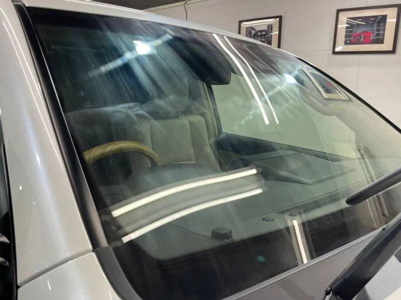 ウインドー撥水加工のフッ素撥水基の定着(半硬化)