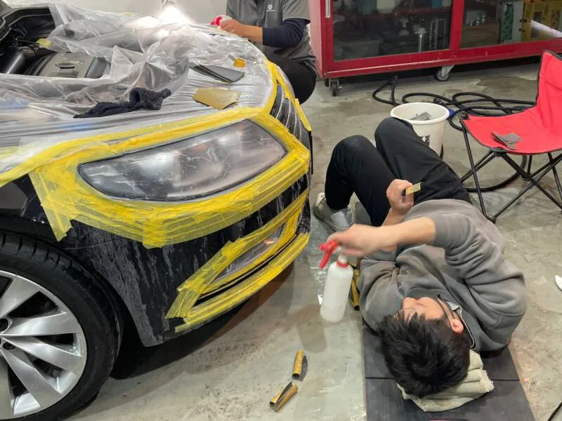 VW/CCのヘッドライトのハードコート剥離