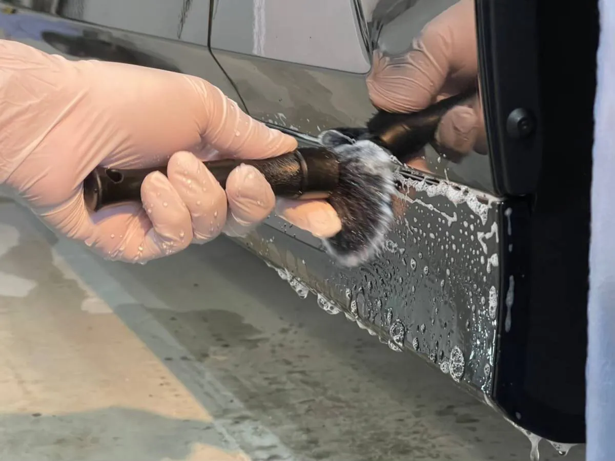 BMWのフェンダー下の汚れがひどい