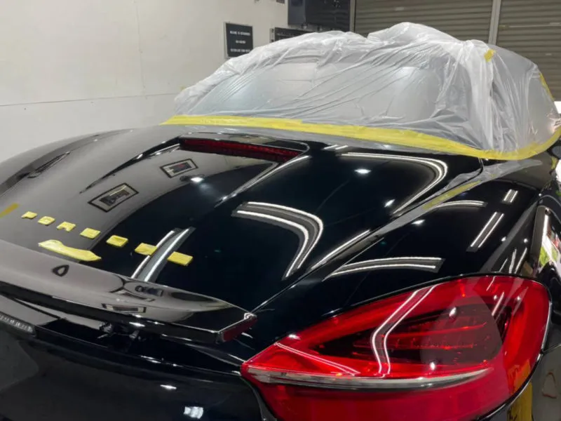 ソリッドブラック(メタリックなし)のPORSCHEボクスターの磨き方