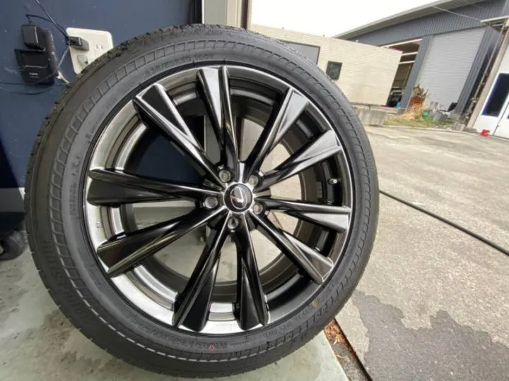 Fスポーツ専用ホイールコーティングの硬化待ち