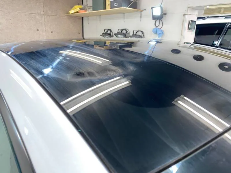 パノラマガラスルーフに高性能フッ素コーティング