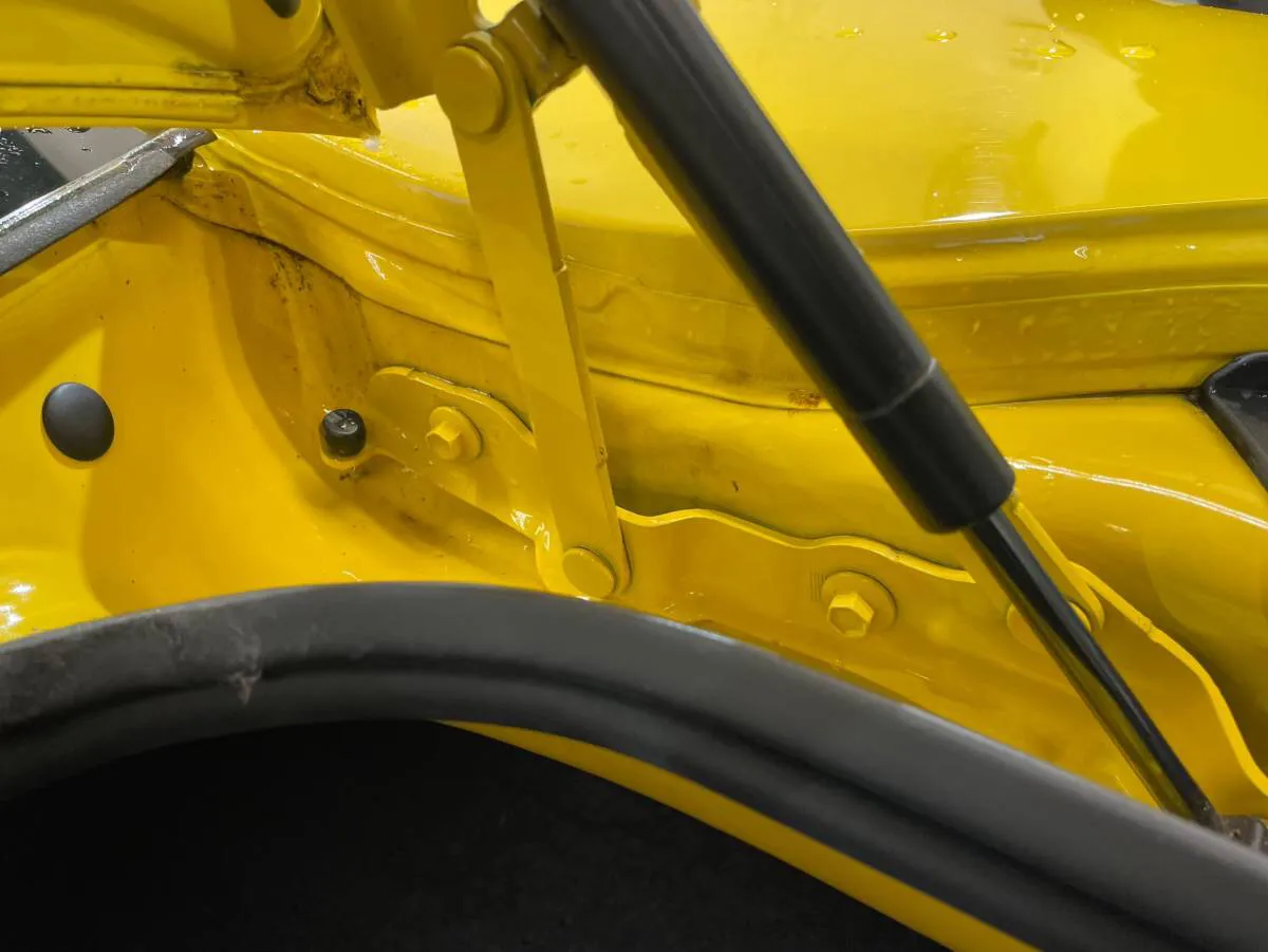 カマロの洗車と細部洗浄前