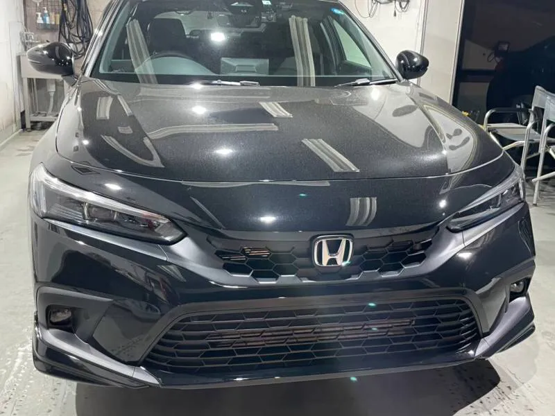 新車ホンダシビックの親水性ガラスコーティング施工