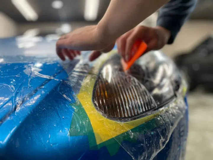 左目のプロテクションフィルム