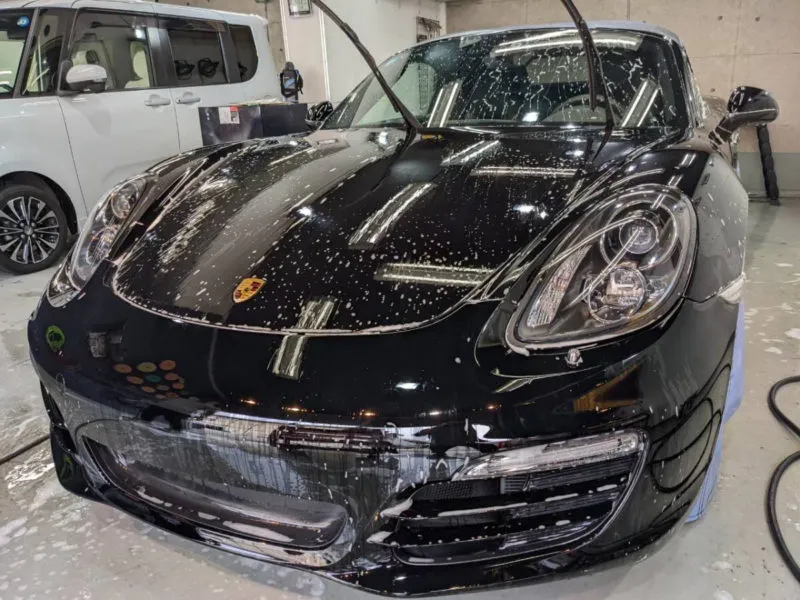 ポルシェの脱脂を兼ねた2回目のボディ洗浄