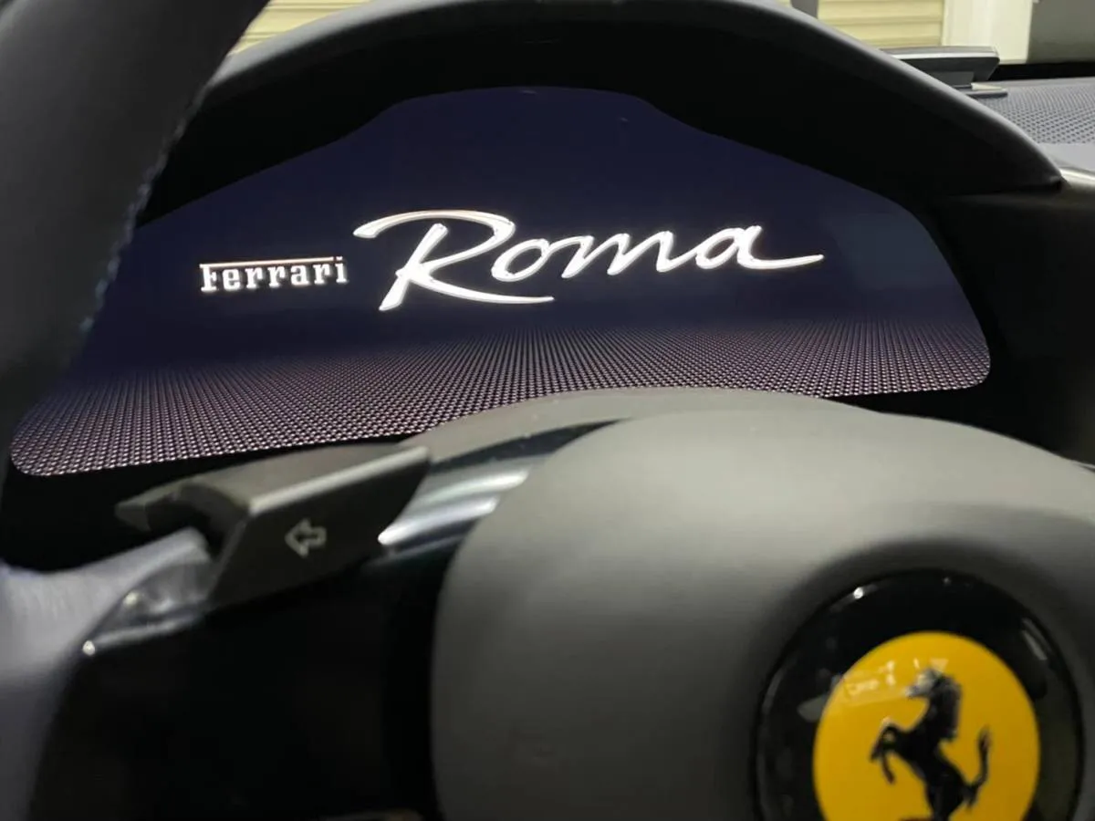 FERRARIローマのディスプレイ