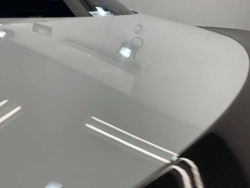 平滑にコンディショニングされたリアトランク