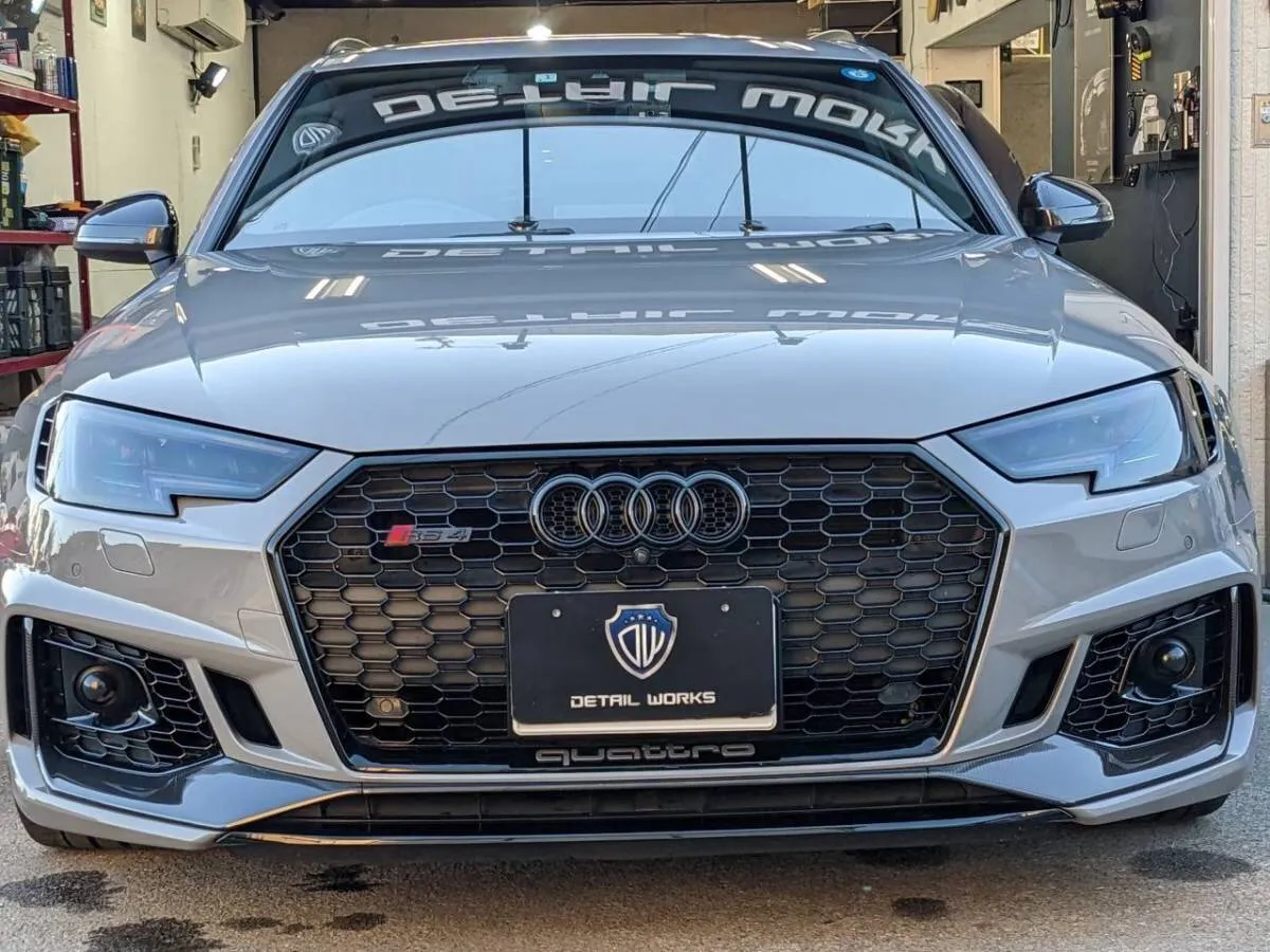 太陽光を浴び続ける駐車環境ではポリカーボネートにクラックが入る