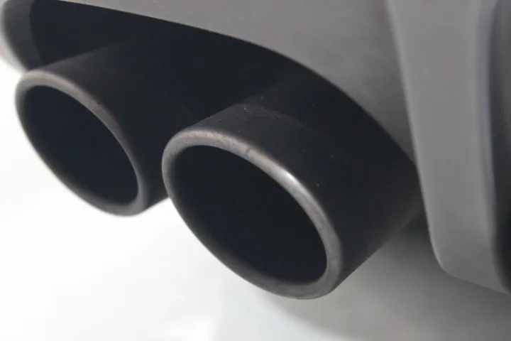 マフラーカッターのすす汚れ