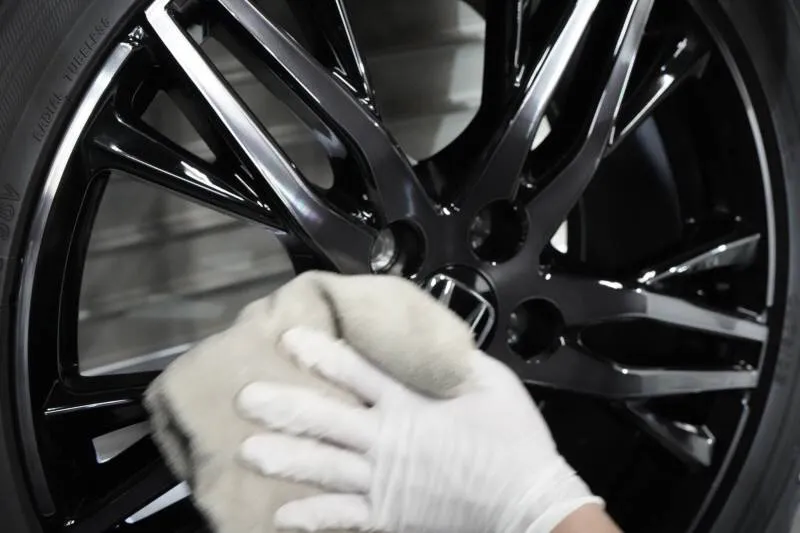 アルミホイールを車体から外してクリーニング+脱脂