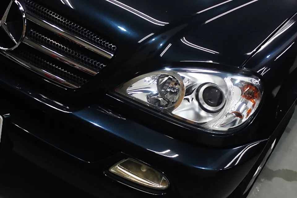 へッドライトコーティング施工後のMクラスベンツ