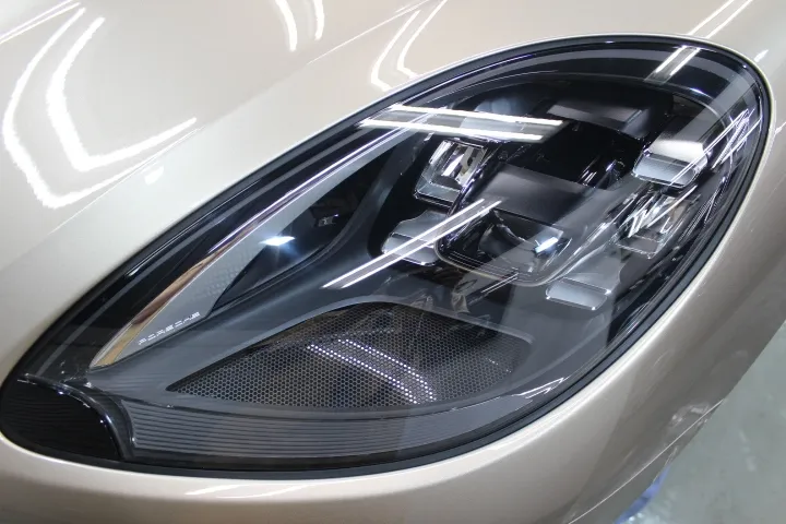 マカンGTSのLEDヘッドライト