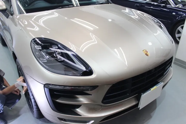 ホイールコーティングの拭き上げ