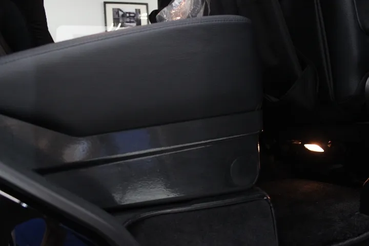 シート下のプロテクションフィルム施工