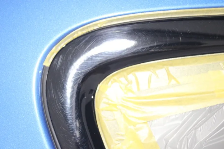 ブラックウインドーモールの傷と劣化