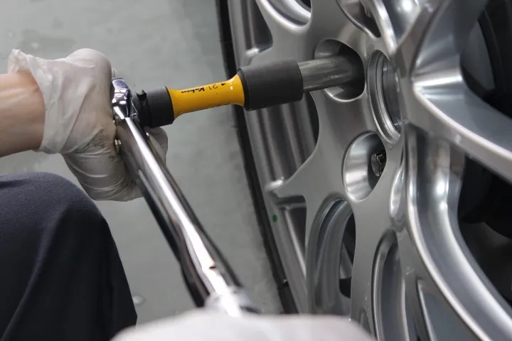 スバルホイール締め付けトルク