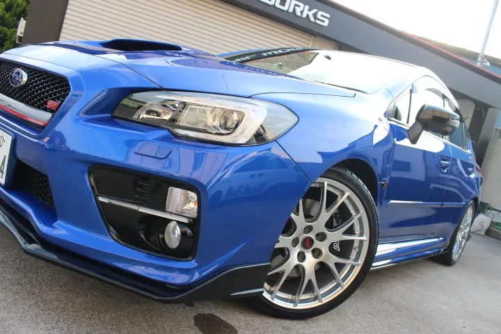 丁寧な新車へのコーティング