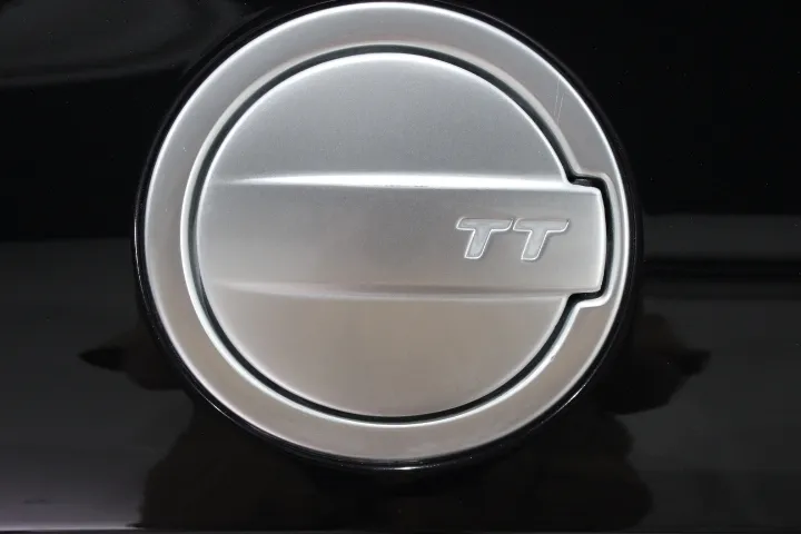 アウディttクーペの給油口クリーニング後