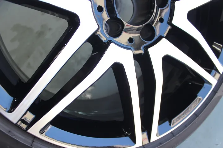 CLS550ホイール締め付けトルク