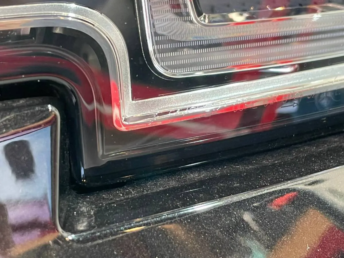 ハニカムグリルの丁寧な細部洗浄方法