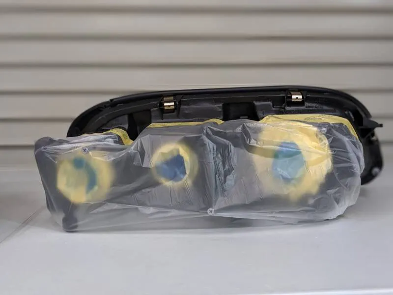 プロテクションフィルムの発送対応ができる東京のヘッドライト磨き専門店