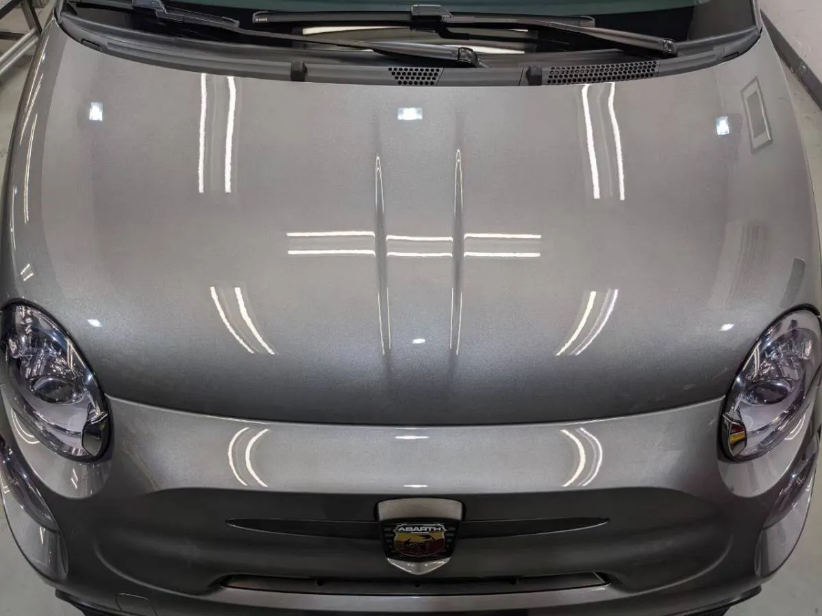 アバルト595のガラスコーティング施工例