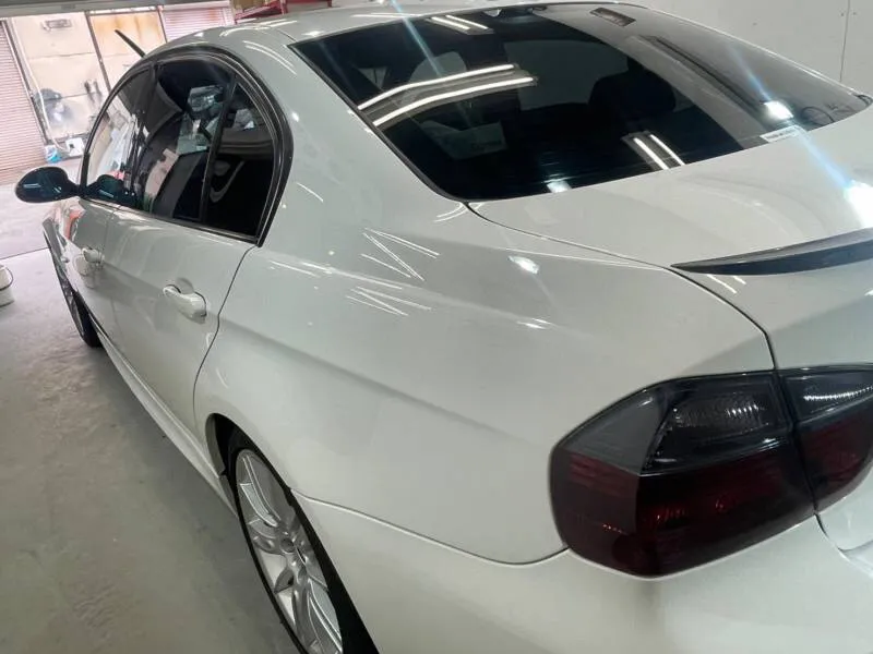 水滴の接触角は約80~90度の車のコーティング