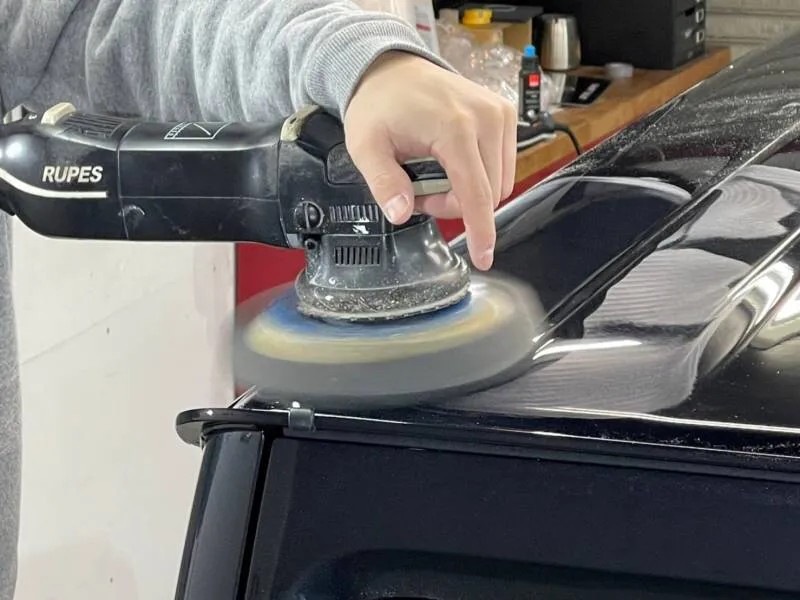 ジムニーのルーフの磨き