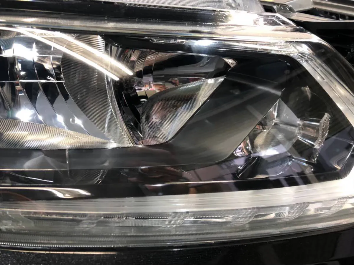 ヘッドライト磨きコーティング&プロテクションフィルム