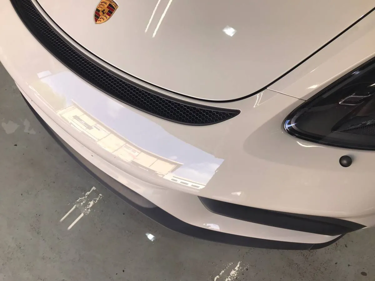 ポルシェ718スパイダーのヘッドライトとFバンパーとフードのPPF施工料金