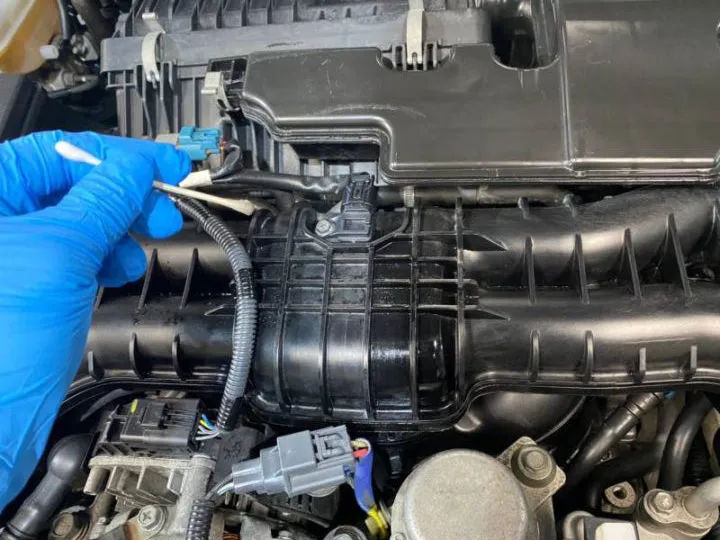 精密なエンジンルームクリーニングが出来る店