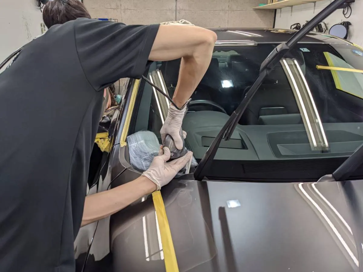 窓ガラスのウロコの除去費用