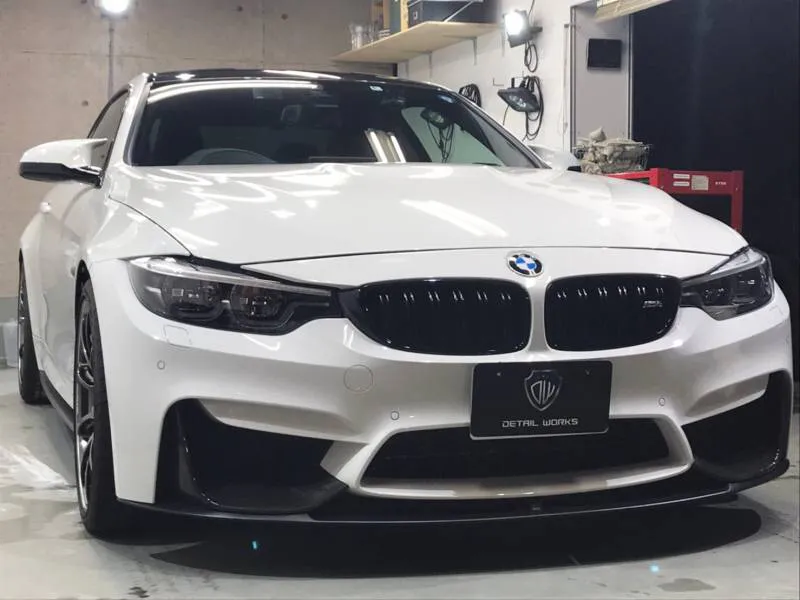 BMWM4のカーボンルーフへプロテクションフィルム施工